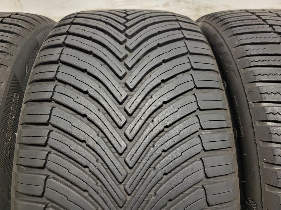 255/40/19 Bridgestone / всесезонни гуми