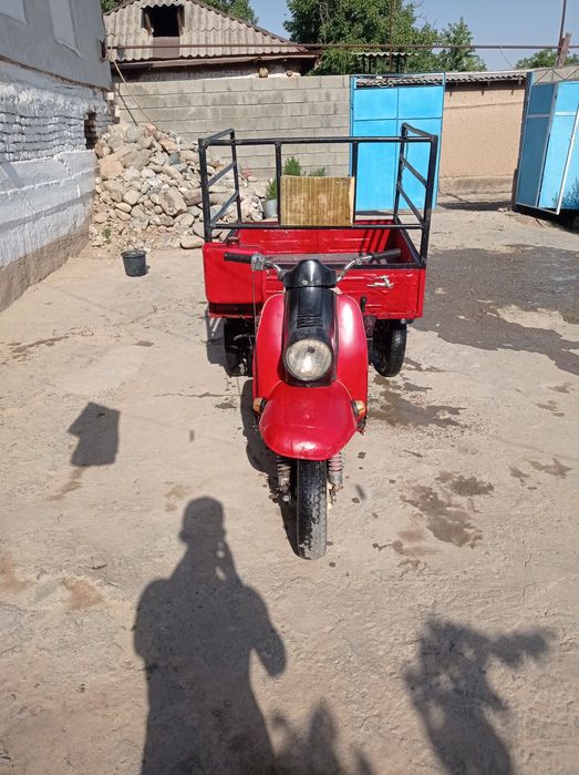 Sukuter sotiladi benzin mator