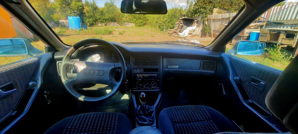 На продаже Ауди 80 Б3