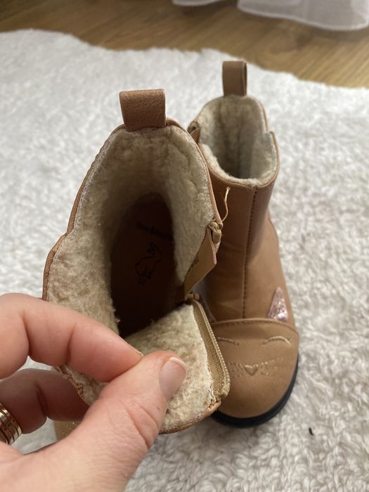 Cimze fetite imblanite, 23