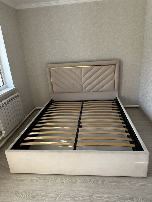 Срочно Кровать двухспальная плюс шкаф в отличном срстоянии