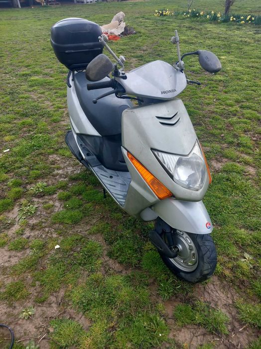 2 scutere , honda lead , garelli capri 50 cu documente