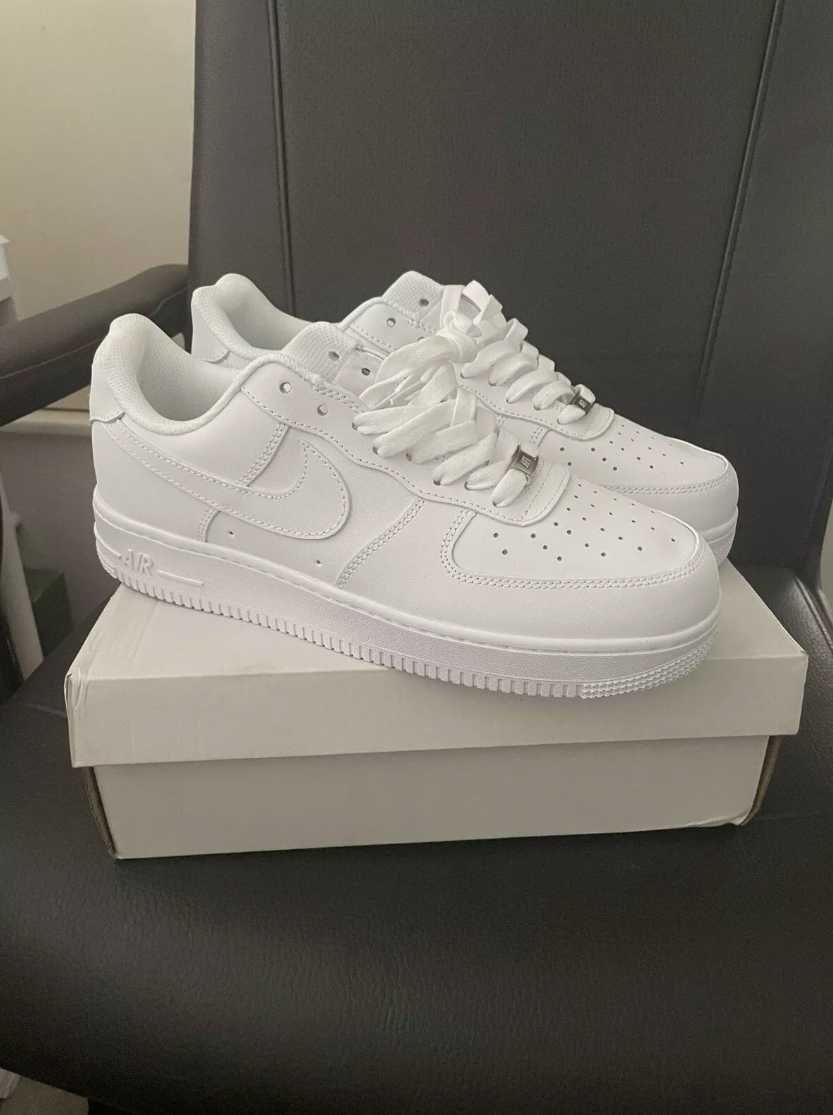 Nike Air Force 1 Triple| White Low Sneakers