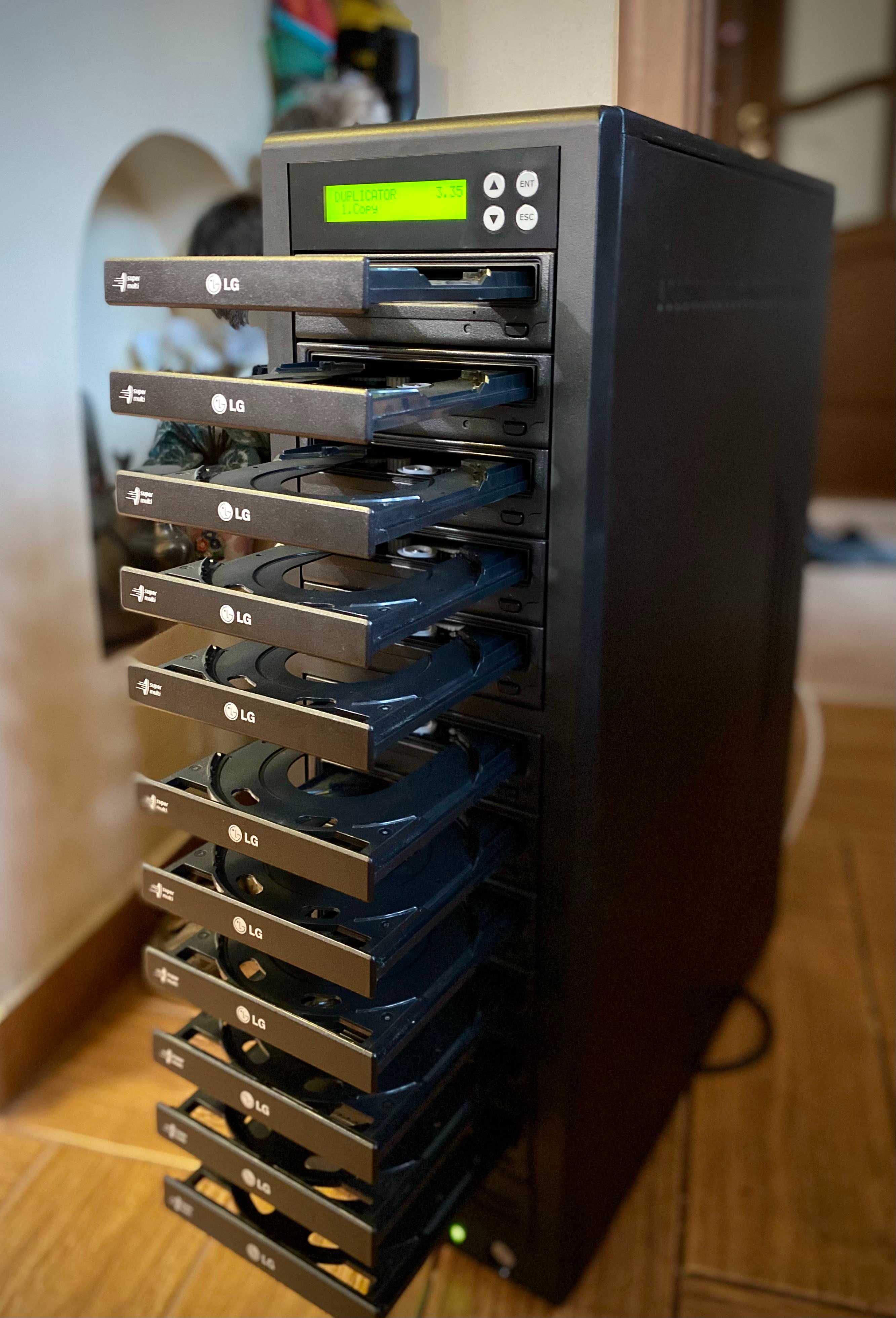 Vând duplicator GSR Grup Tower 11 Pro DVD/CD