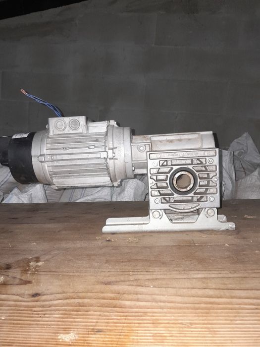 Motor trifazic+reductor
