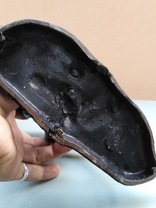 Статуэтки чугунные.