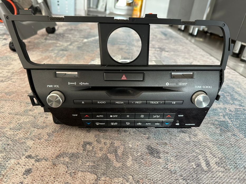 Магнитофон Lexus RX