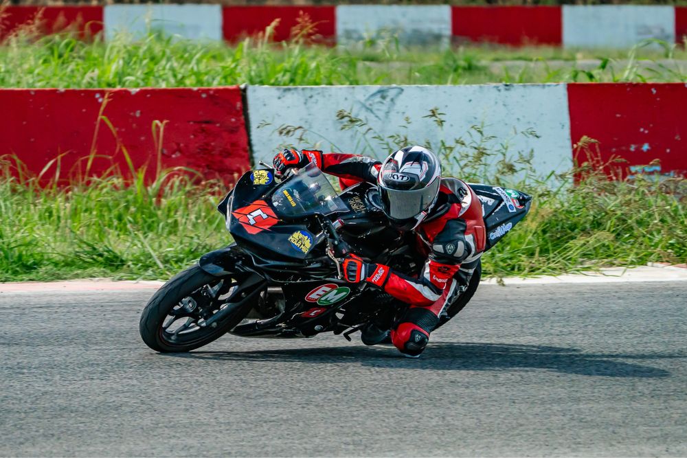 Vand Yamaha R3 2015 (pista, circuit, track)