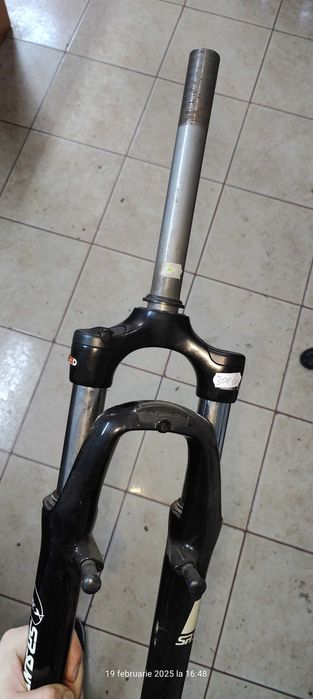 Furca 28 inch doua modele SR Suntour