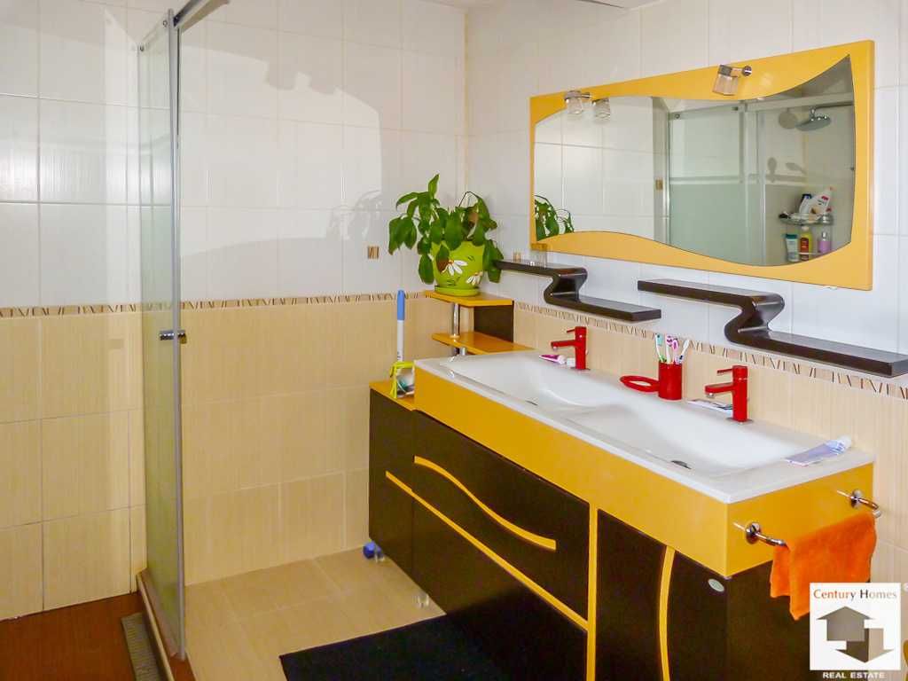 Продава се Къща в Горна Оряховица - 184 кв.м за 1414 €/кв.м - Снимка #15