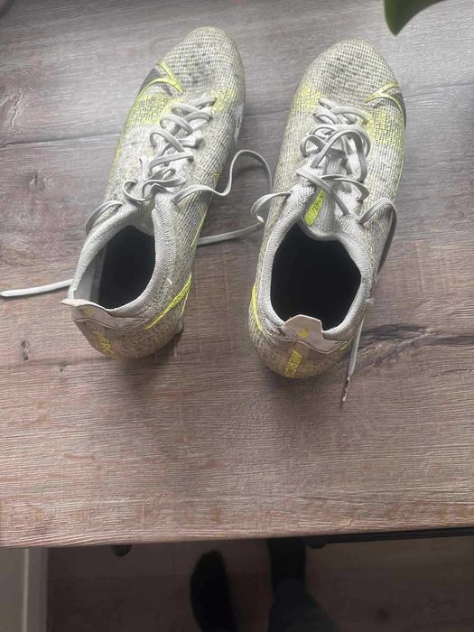 Футболни обувки Nike Mercurial