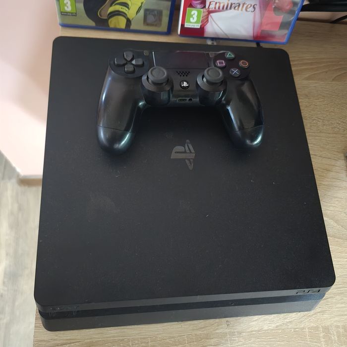PlayStation 4 slim 1TB