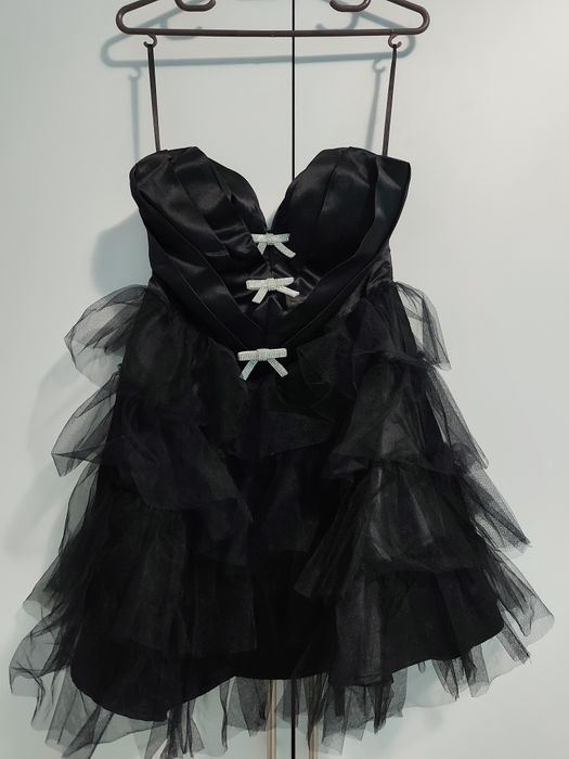 Рокля бежова златиста екрю зелена черна бяла дънкова различни
15лв