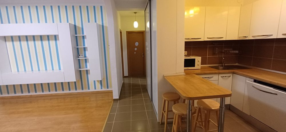 Inchiriez apartament 3 camere Eroilor