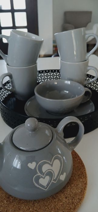 Set vesela cani  ceramica