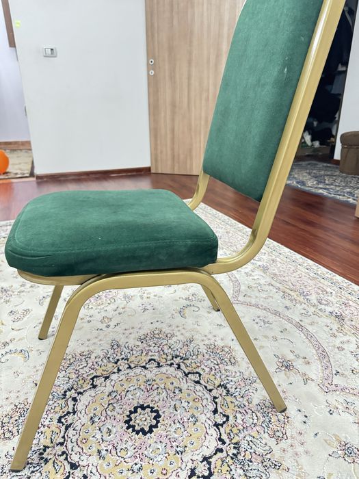 Продам стулья новые, можно хоть куда