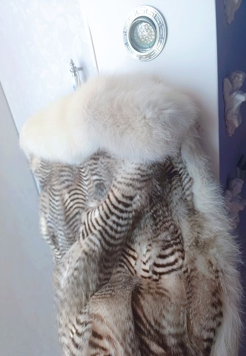 Пухкав елек с естествен косъм от рис и полярна лисица