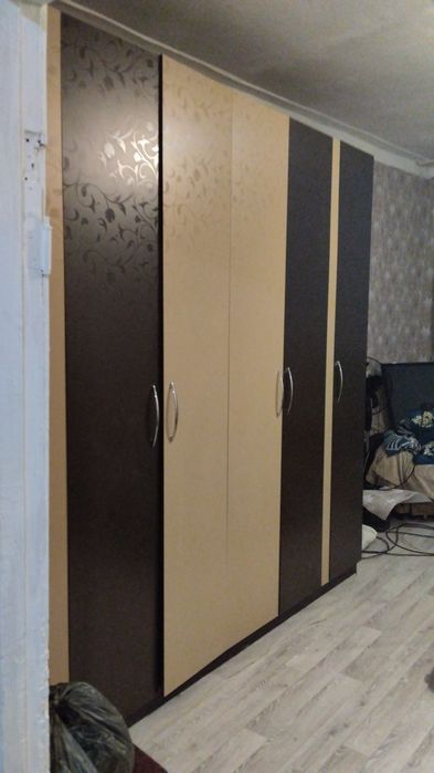 Продам большой красивый шифоньер