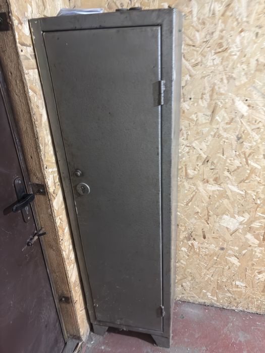 Продам сейф под винт