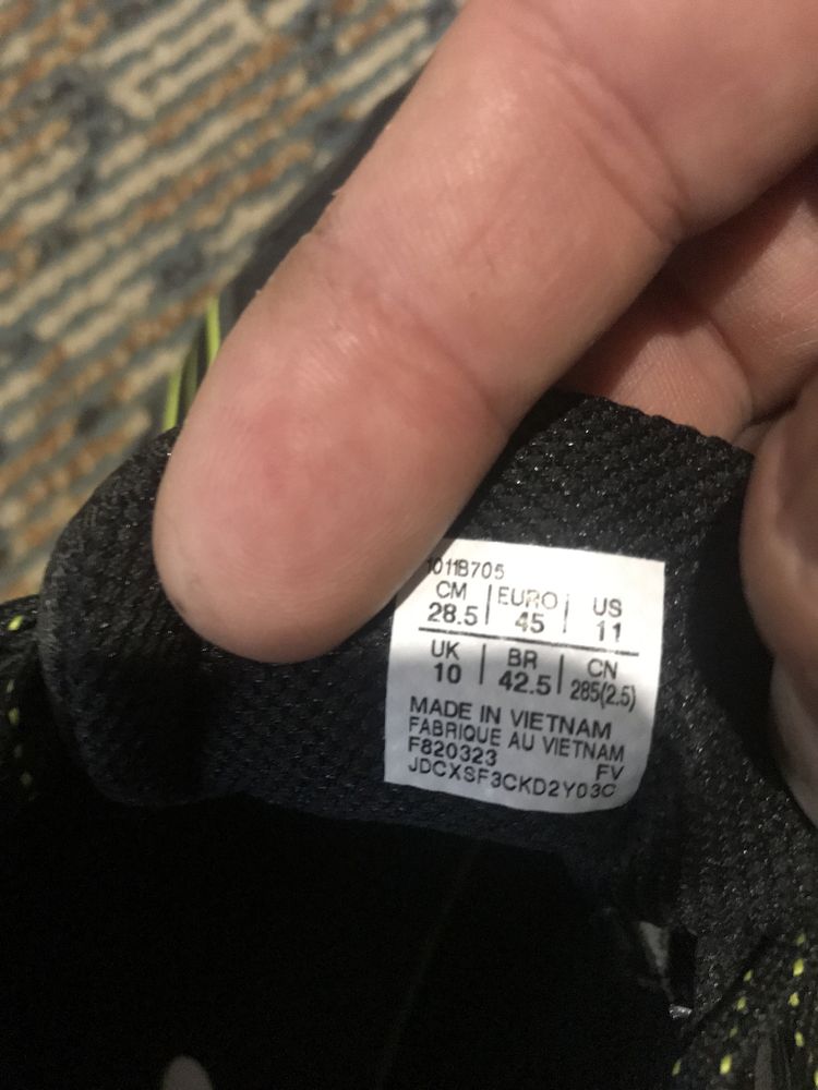 ASICS номер 45 дължина на стелките 28см