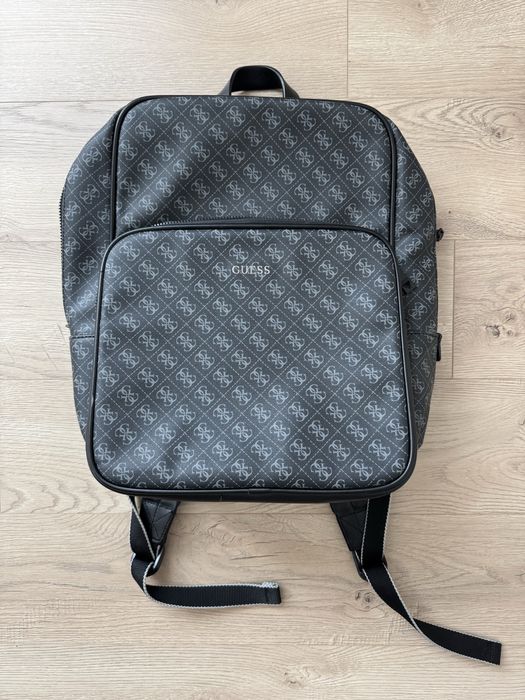 Черна голяма Раница Guess Vezzola нова