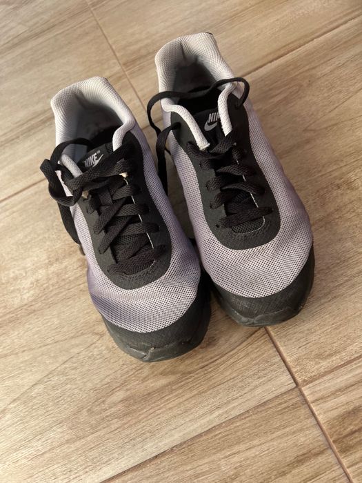 Маратонки Nike 37,5 номер