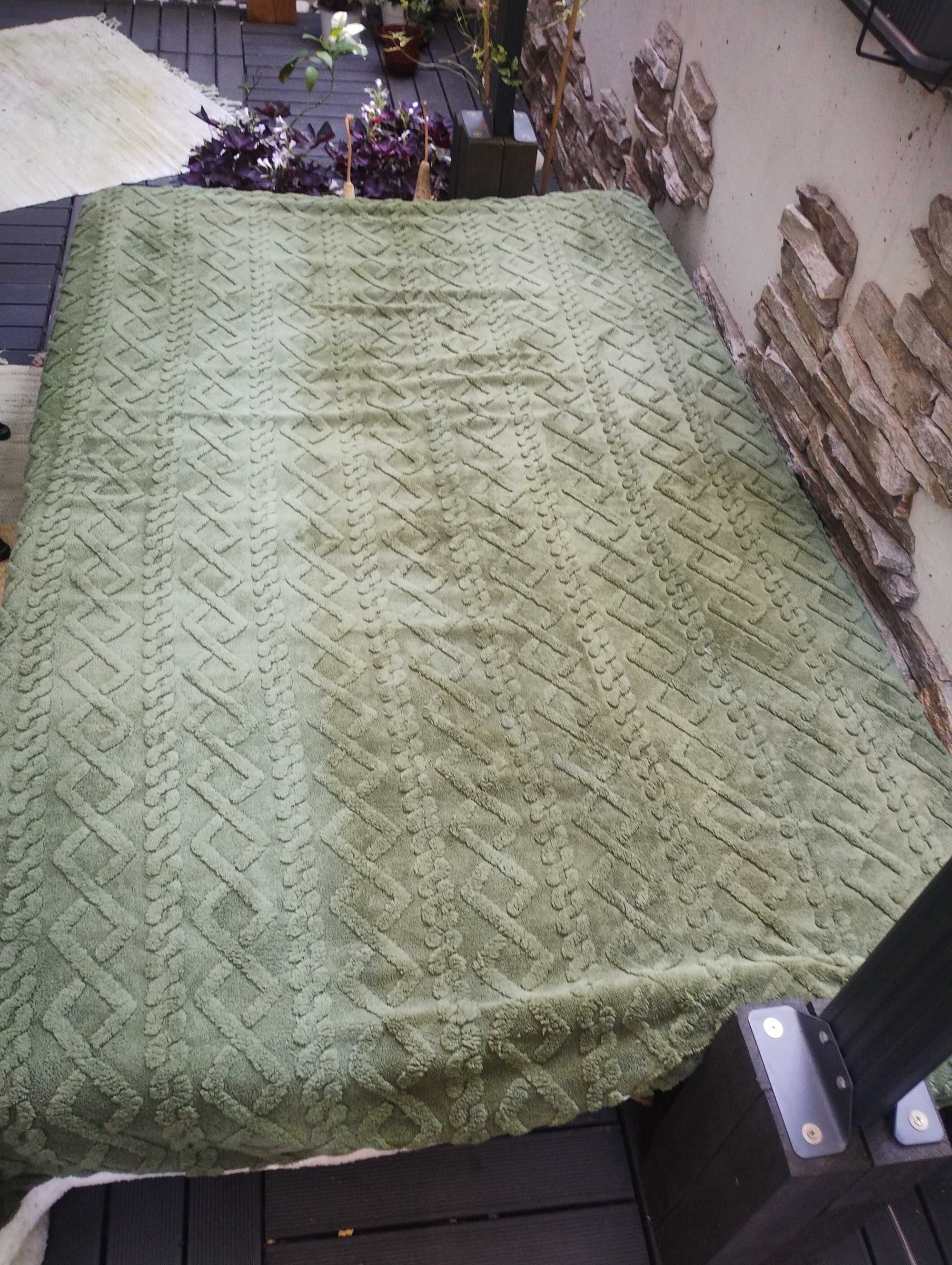 Разтегателен диван с клик клак функция. Дължина 185см.вис. 0.95см.
