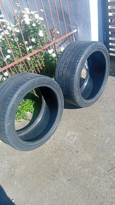 Vând 1 anvelope de  275 35 20, a 2 e cadou