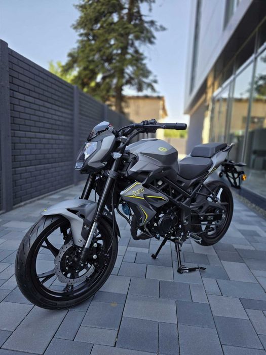 Motocicleta Benelli BN125 categorie A1  TBI Bank Moto Bike Shop