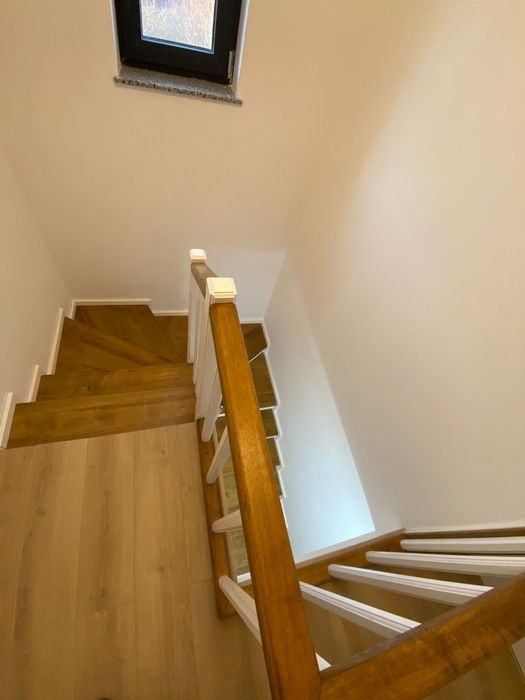 Scări interioare din lemn masiv