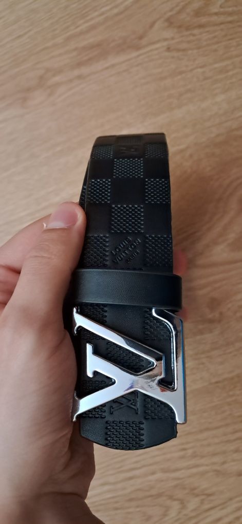 Кожен колан на Louis Vuitton