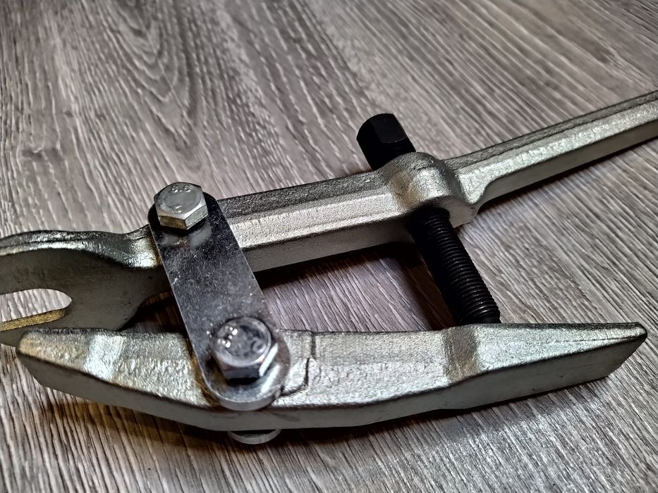 Presa pentru pivoti si capete de bara