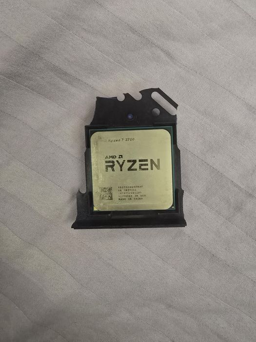 Продаю Ryzen 2 2700