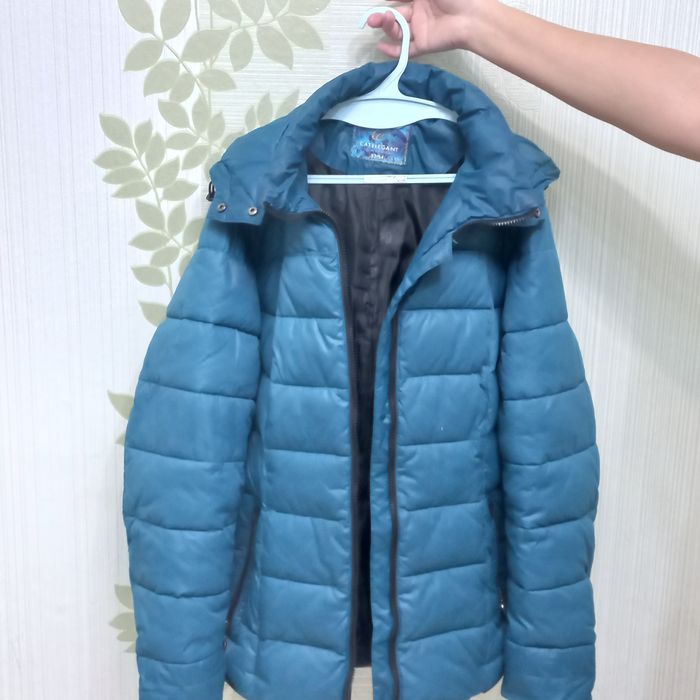 Продам женскую куртку