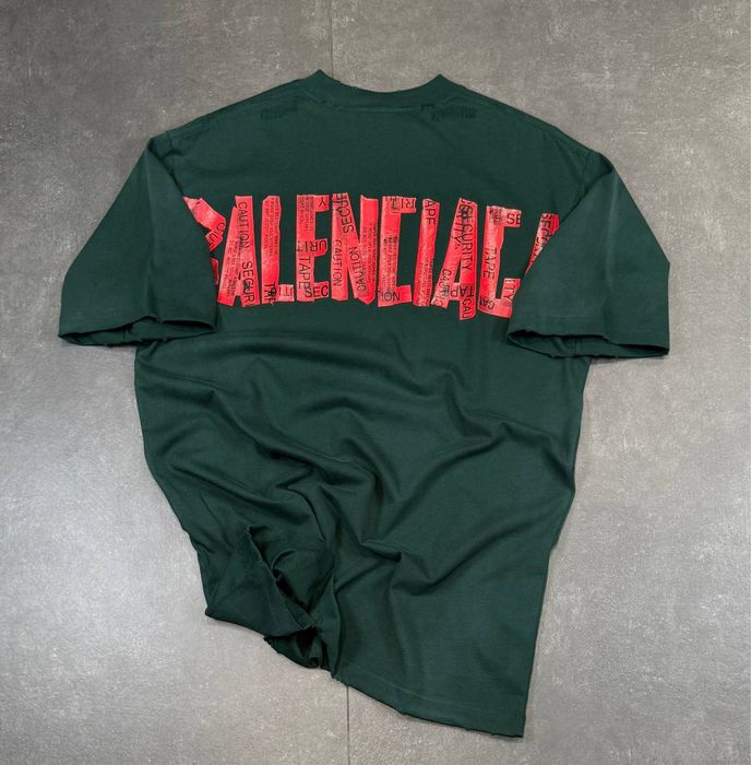 Продавам тениски на Balenciaga