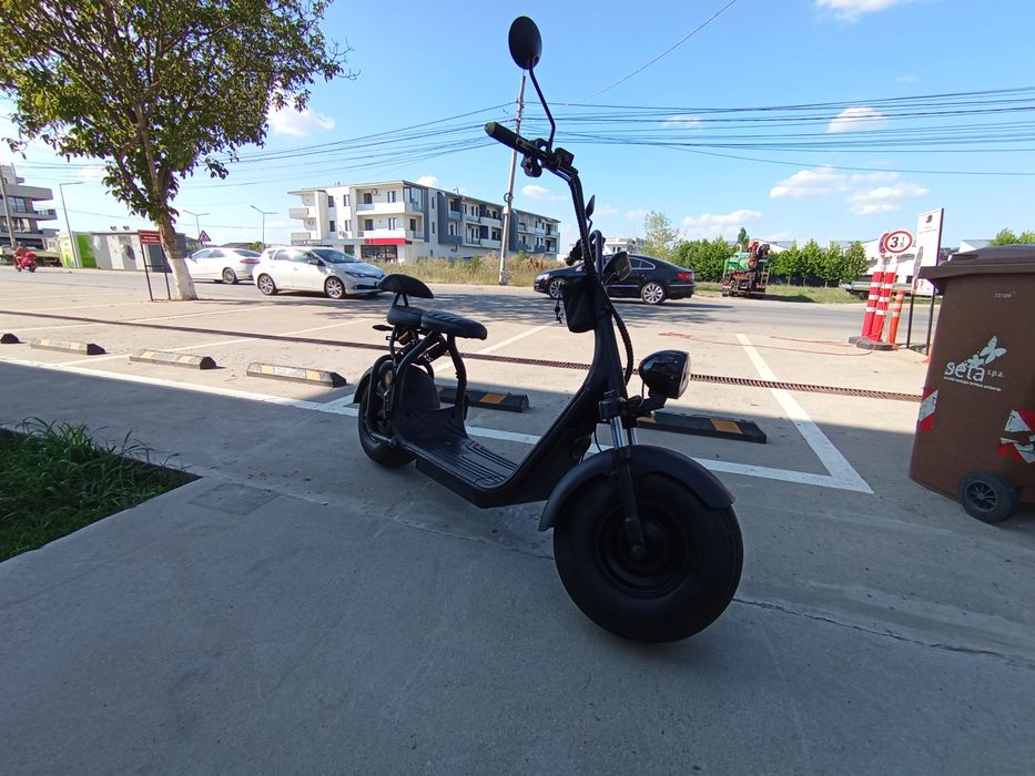 Vând scuter electric ( chopper )