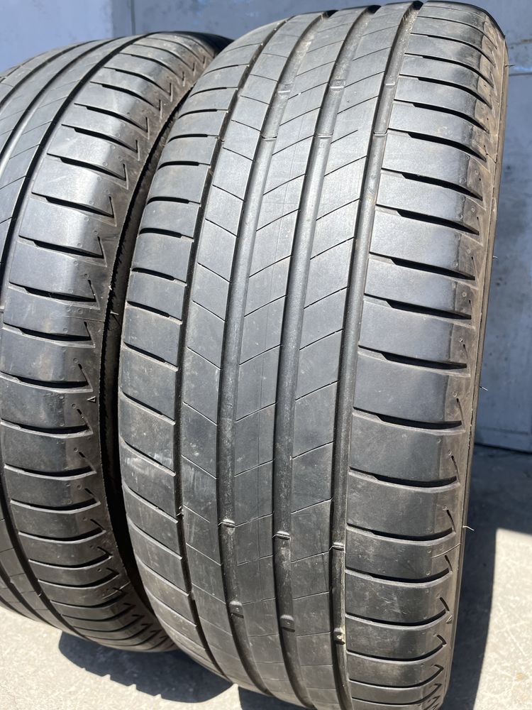 2 бр. летни гуми 225/55/18 Bridgestone AO DOT 0522 5 mm
