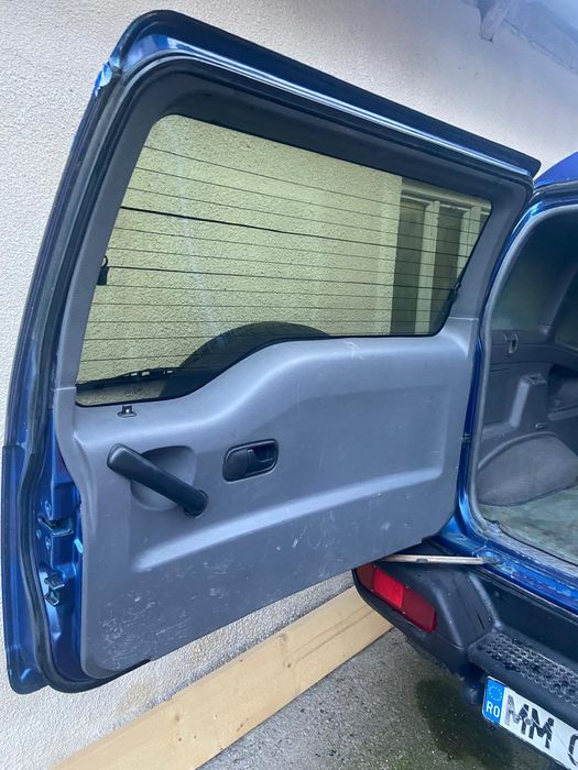 Vând Nissan terano 2