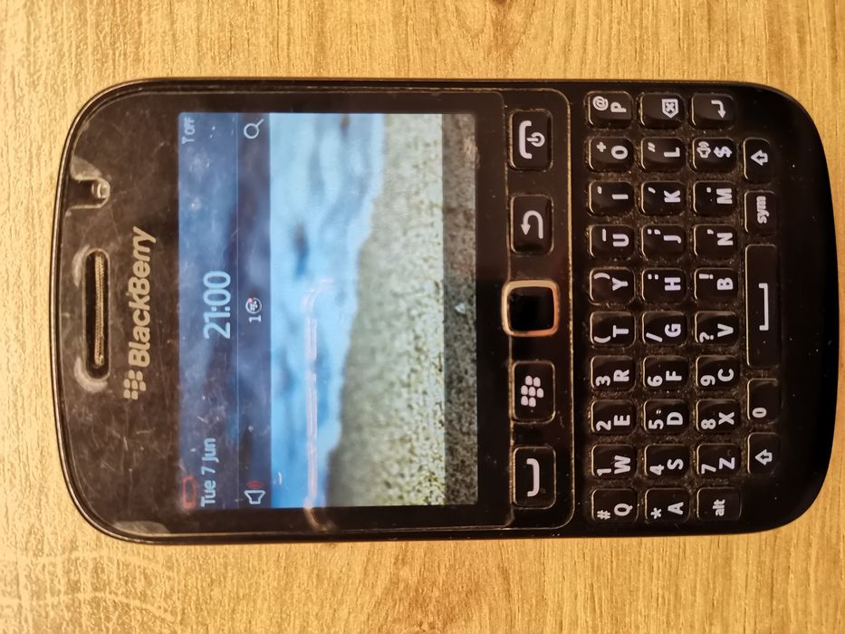 Телефон BlackBerry 9720