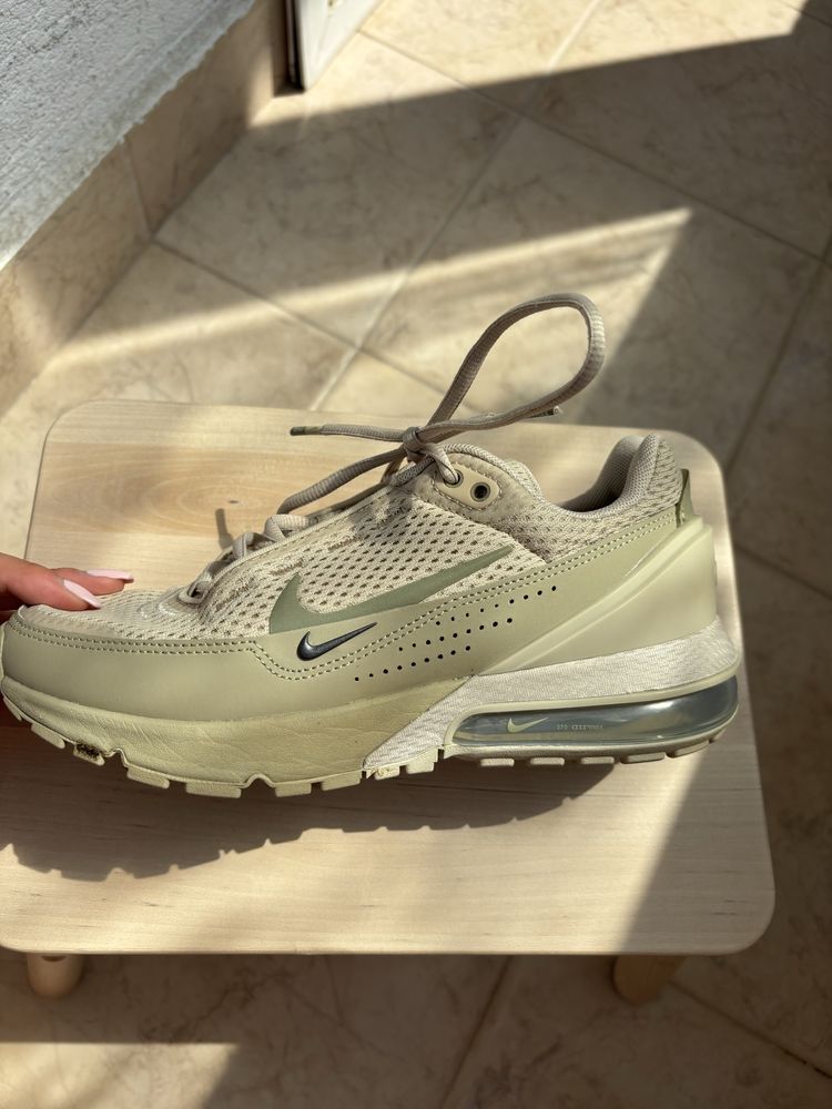 Чисто нови спортни маратонки Nike