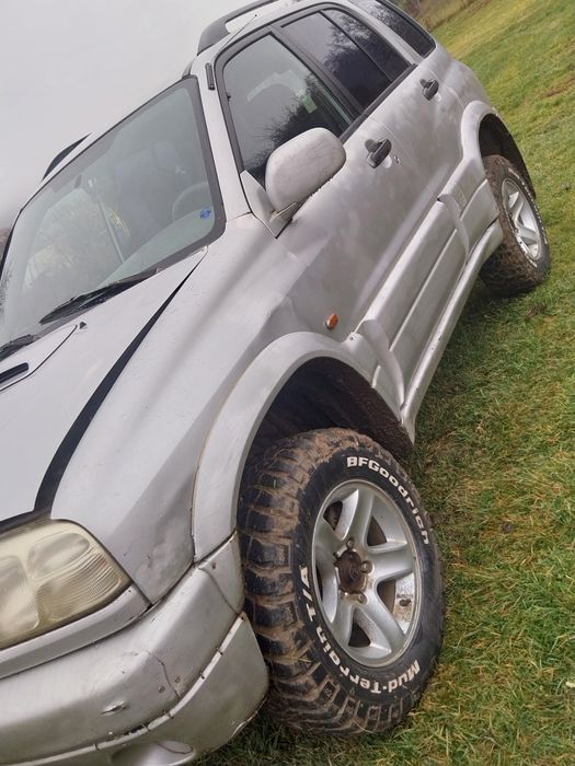 Vând Suzuki vitara
