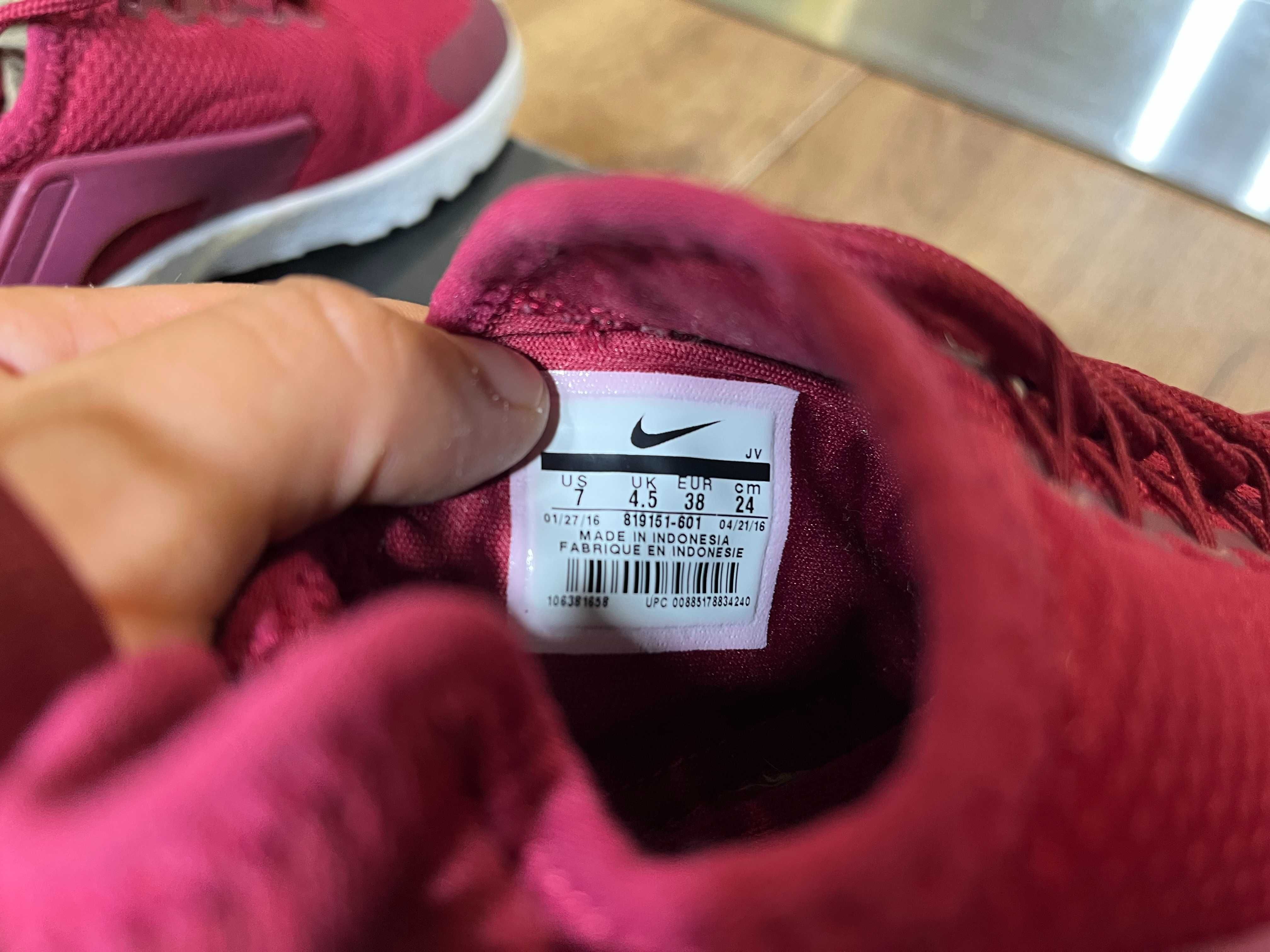 ОРИГИНАЛНИ *** Nike Air Huarache Run Ultra / Noble Red /White