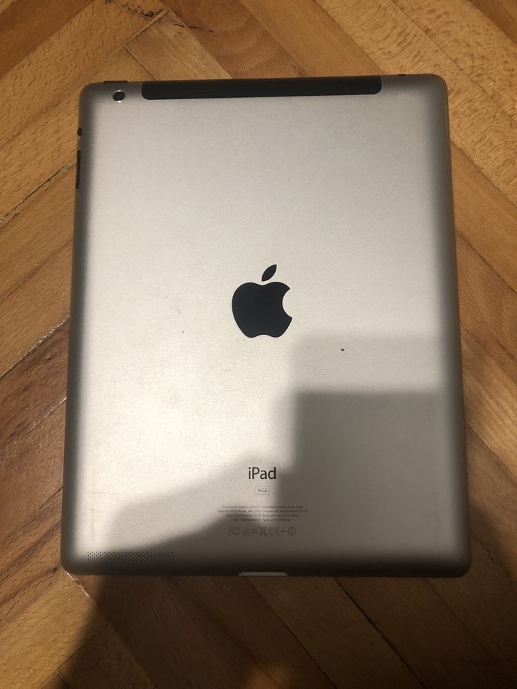 Se vinde iPad model A1430