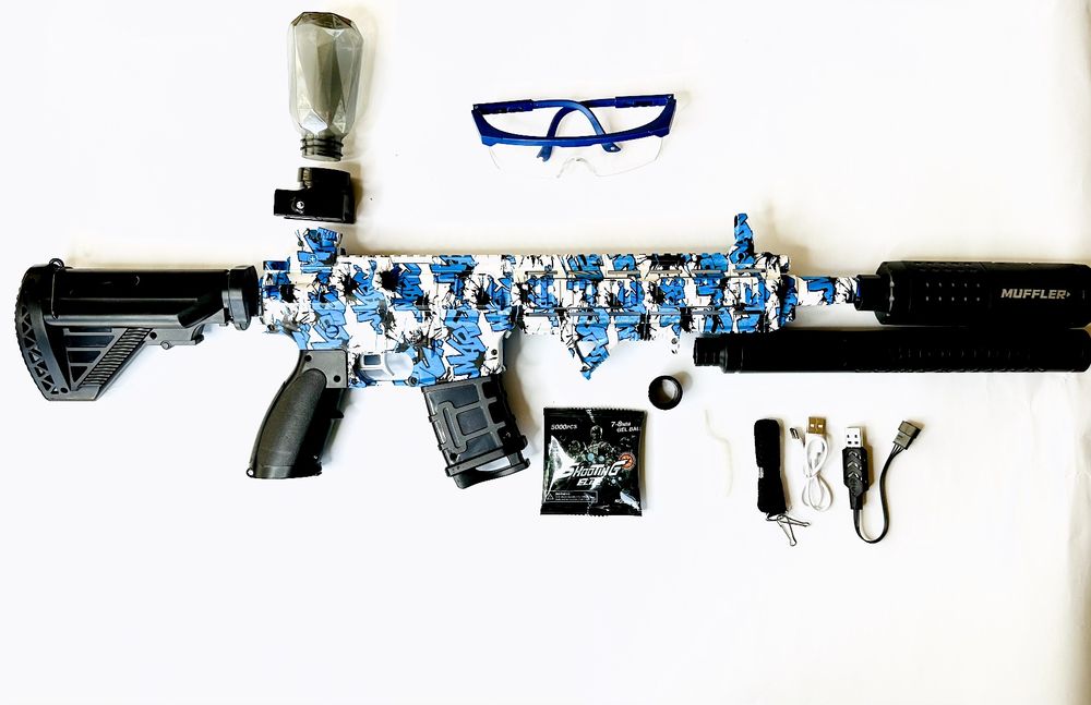 Автомат. Пистолет. Оружие. С огнём!