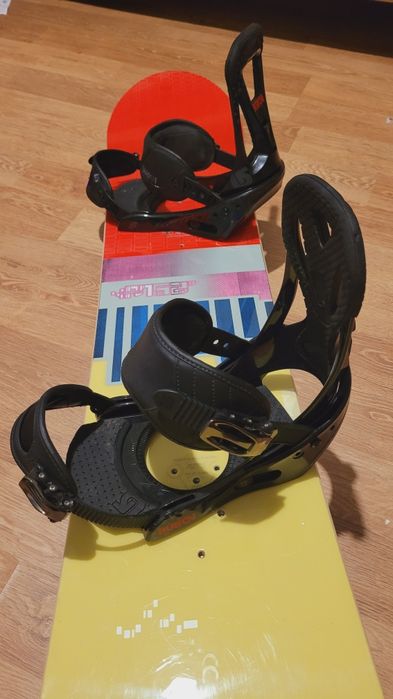 Placa snowboard Burton 152 cu legături Burton