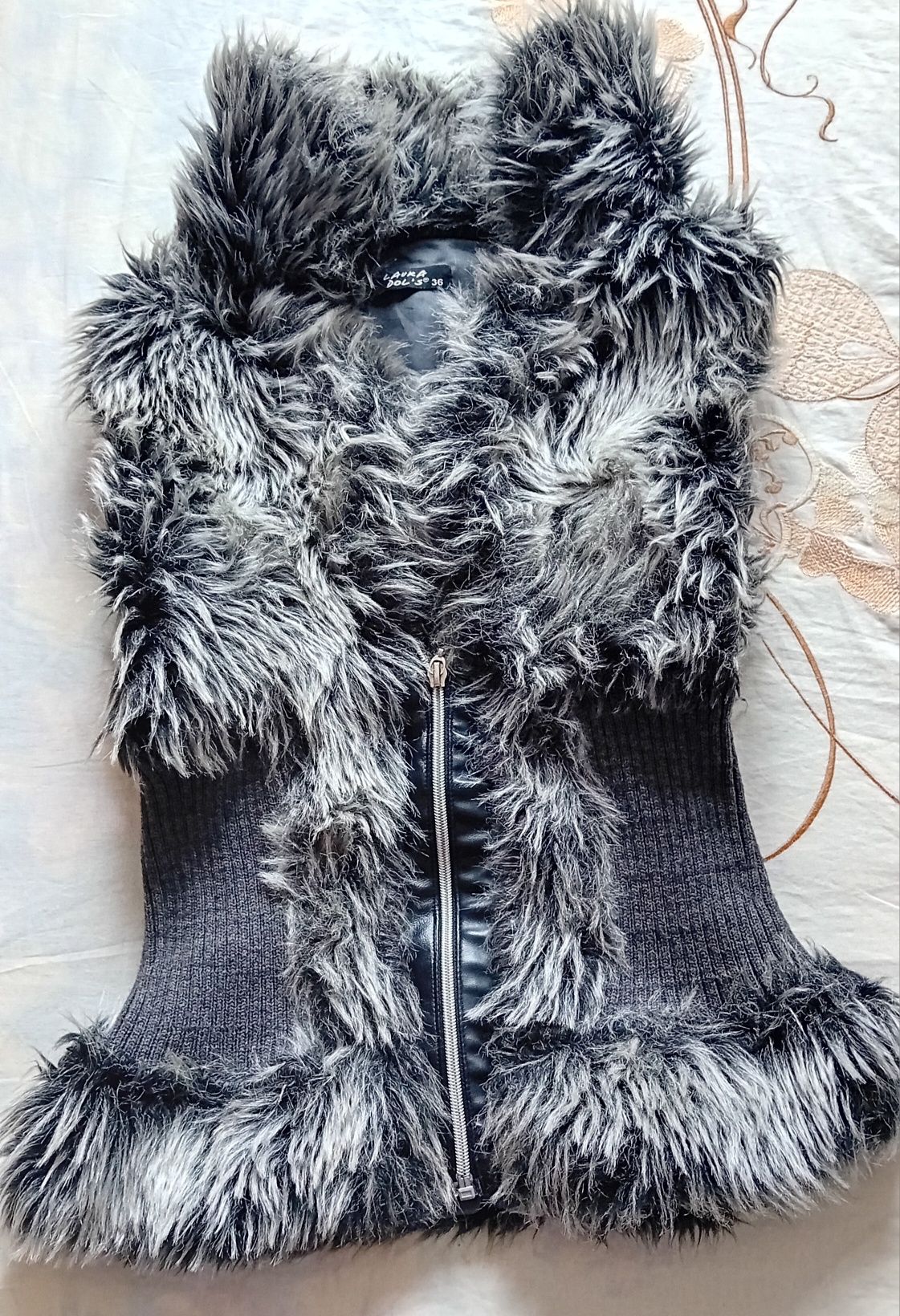 Vând veste dama CATO, ambele 40 ron