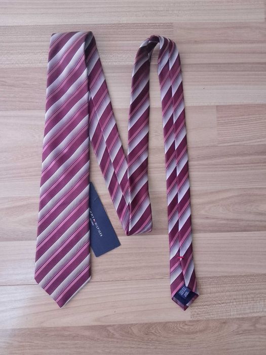 Нова копринена вратовръзка Tomy Hilfiger