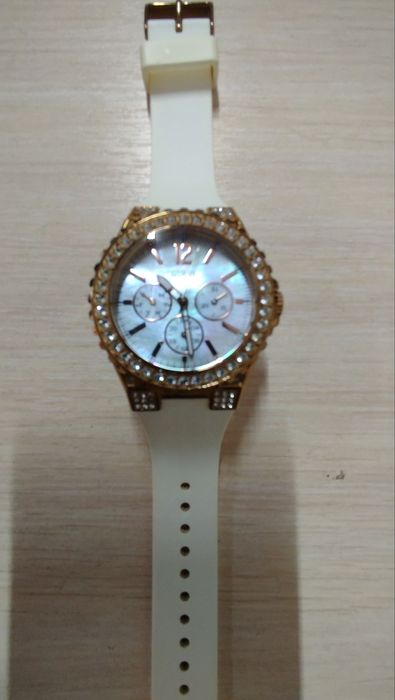 Часы ручные красивые