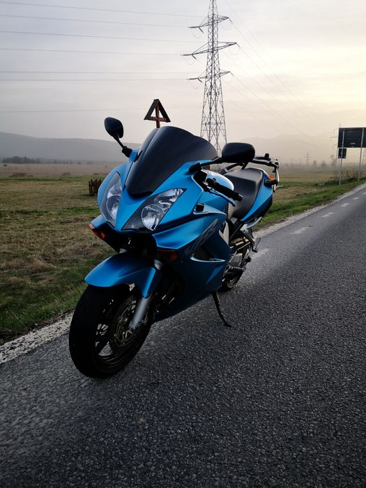 Vând Honda vfr 800 vtec deosebit