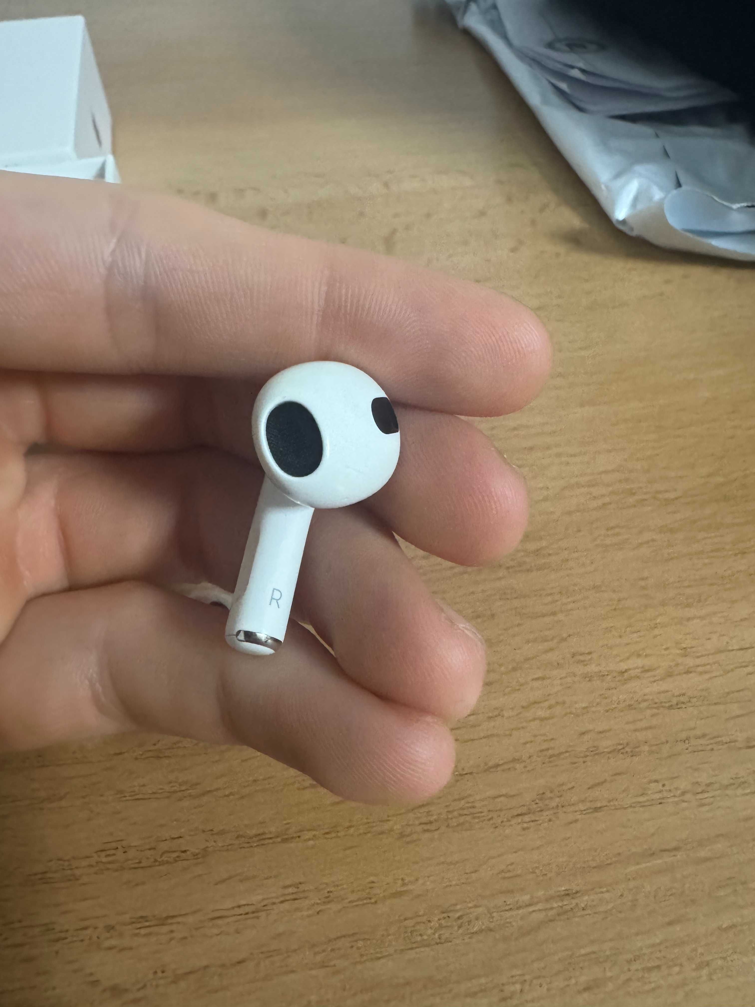 AirPods (3rd Gen)